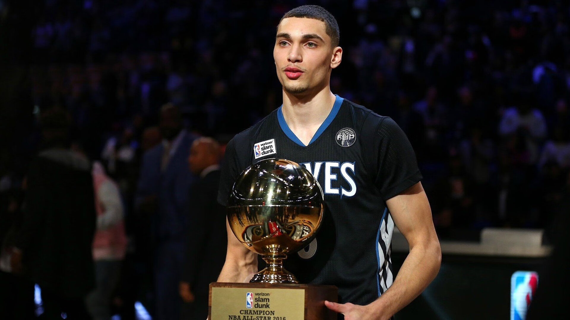 羽毛球场与绿茵场，亚洲力量的璀璨之夜