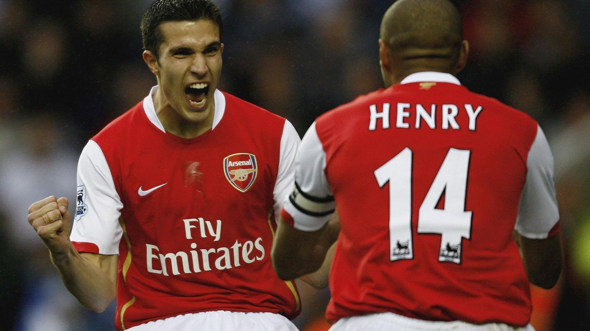 钢铁巨兽与银箭，汉密尔顿在绿茵幽灵的围猎中杀出血路